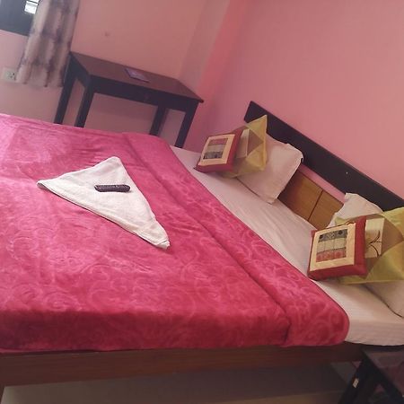 Yatri Guest House Neu-Delhi Exterior foto