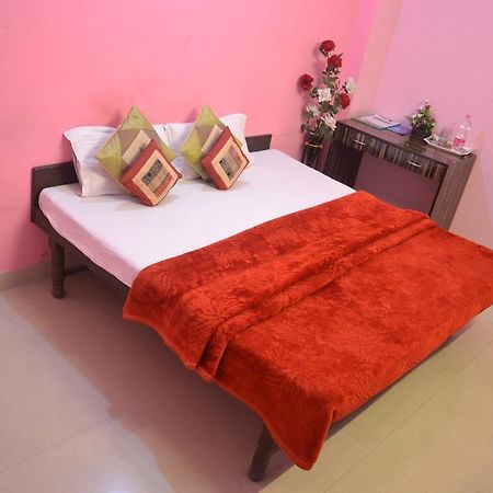Yatri Guest House Neu-Delhi Exterior foto